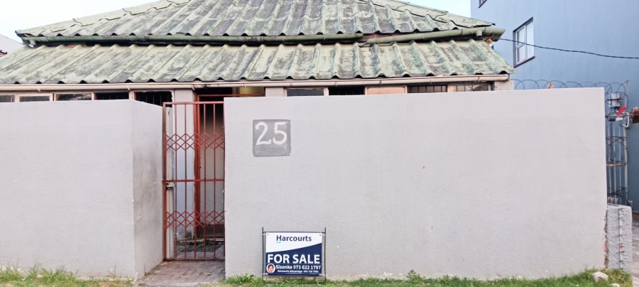 6 Bedroom Property for Sale in Quigney Eastern Cape